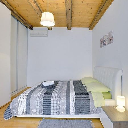 Holiday Home Batelani Barban Dış mekan fotoğraf